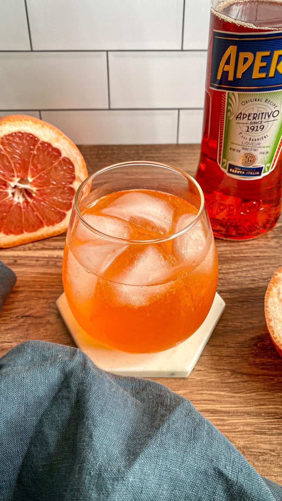 Transport yourself to a sun drenched, breezy patio on the coast of Italy with this Aperol Gin Cocktail.

🧡 FOLLOW @happyhoneykitchen 
🧡 FIND recipe in link in bio

#summercocktails #aperol #gin #gincocktails #grapefruit #drinkrecipes #cocktailrecipes #houstonfoodblogger