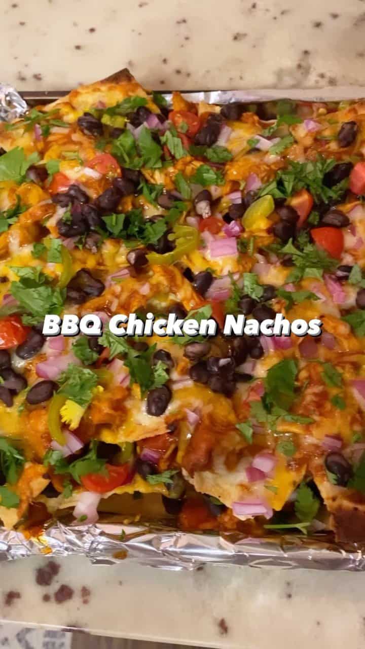 {Part 2} BBQ Chicken Nachos! Check out part 1 @happyhoneykitchen to see how I made easy BBQ chicken in the crockpot.

Nacho toppings:
• shredded bbq chicken
• jalapeños
• tomatoes
• black beans
• red onions 
• shredded cheese
• cilantro

#nachos #bbqchicken #chickendinner #chickenrecipe #bbq #bbqlovers #crockpotrecipes #crockpot #crockpotmeals #slowcooker #slowcookerrecipes #slowcookermeals #fallfood #comfortfoodie #barfood #gamedayfood #comfortfood #comfortfoods #deats #gamedayfood #easydinner #easydinners #whatsfordinner